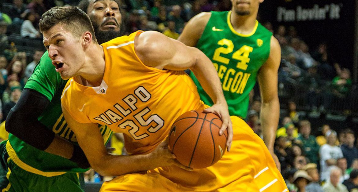 Men’s Basketball Succumbs to Oregon Sunday Night