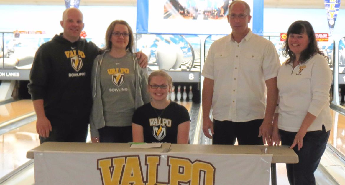 Valpo Bowling Signs Lohse to NLI
