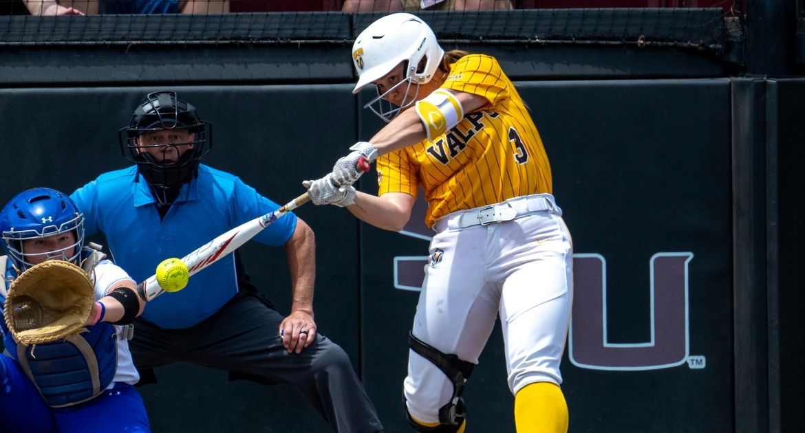 Softball Closes Weekend with Win Over Youngstown State