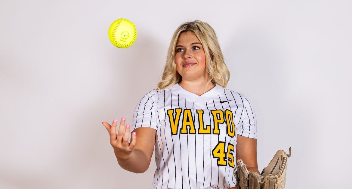 Softball Opens Valley Play This Weekend at Evansville