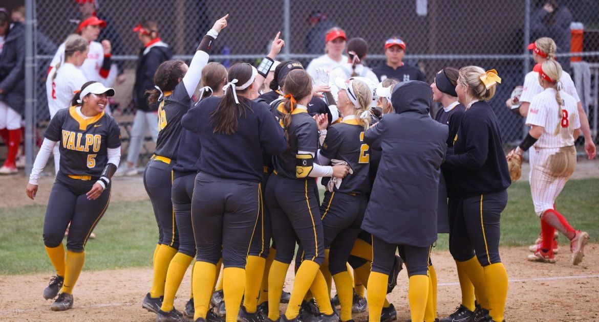 Johnson Delivers Walk-Off Winner, Lifts Softball Over Bradley to Close Series