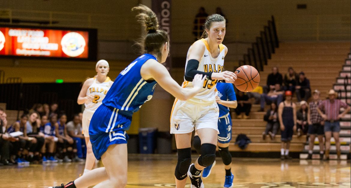Women's Basketball Shoots for Consecutive Wins on Friday