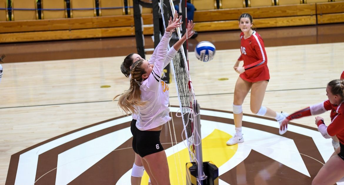 Volleyball Drops Four-Set Decision to Illinois State