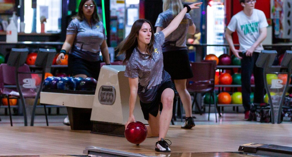 Bowling Maintains Position in Tournament Standings Saturday