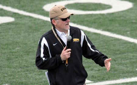 Coach Carlson and Valpo to Take Part in Coach to Cure MD on Saturday