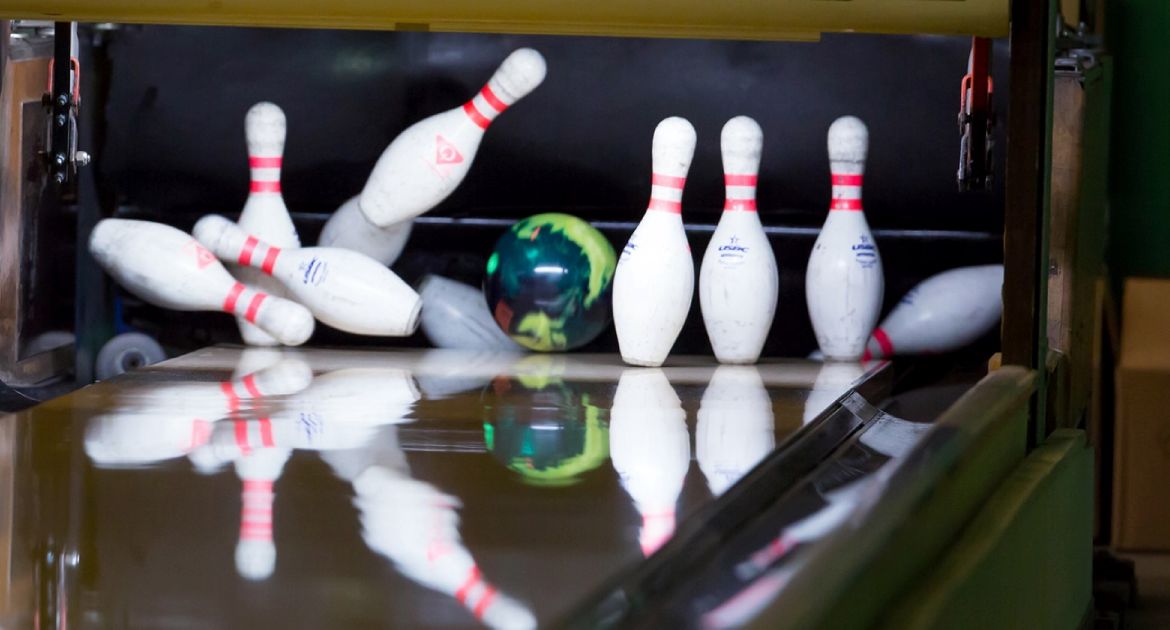 Host Beacons Finish Valpo Bowling Classic in Fifth Place